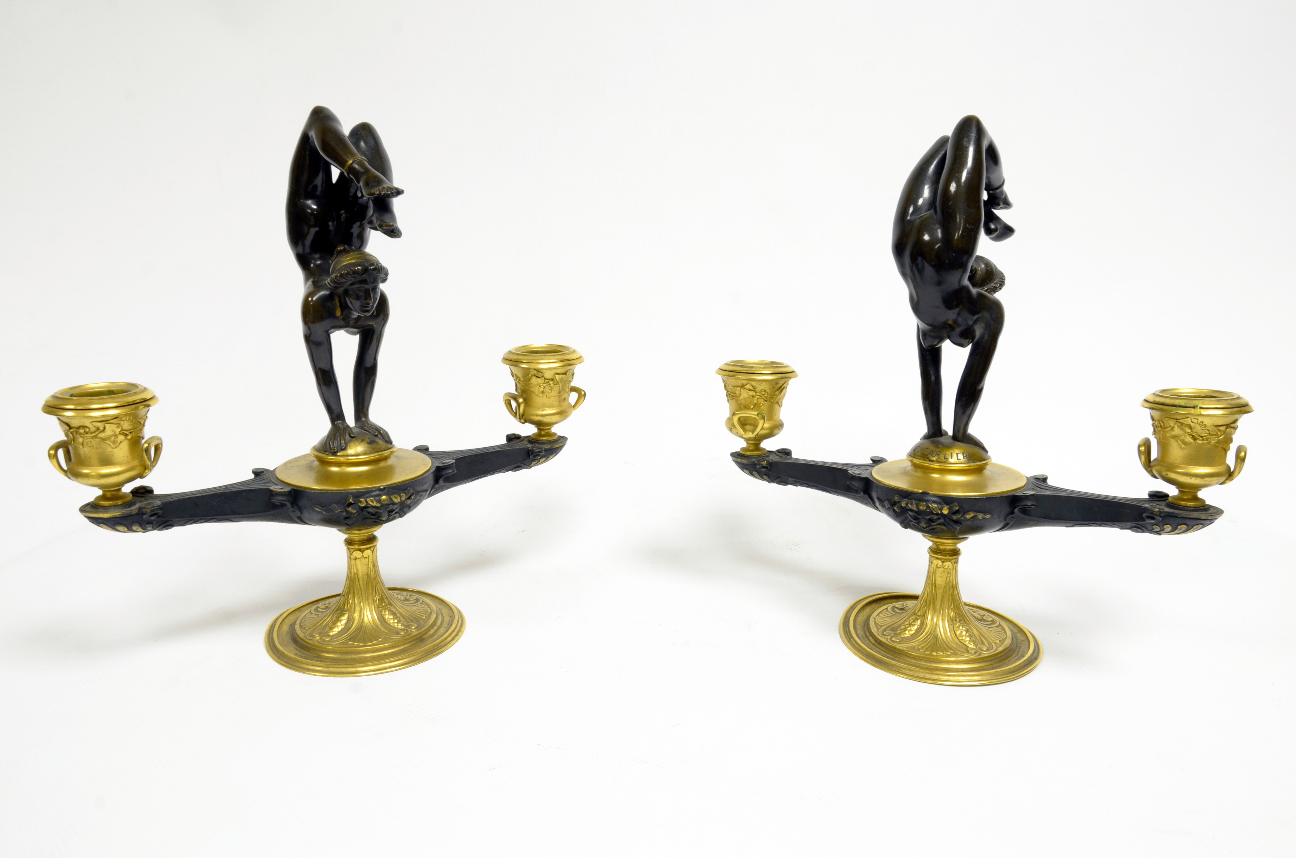 Paire de candélabres à deux lumières